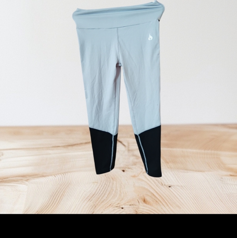 Ryderwear Leggings in Light Gray and Black. Large Size